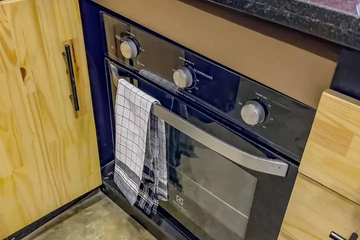 Built-in oven