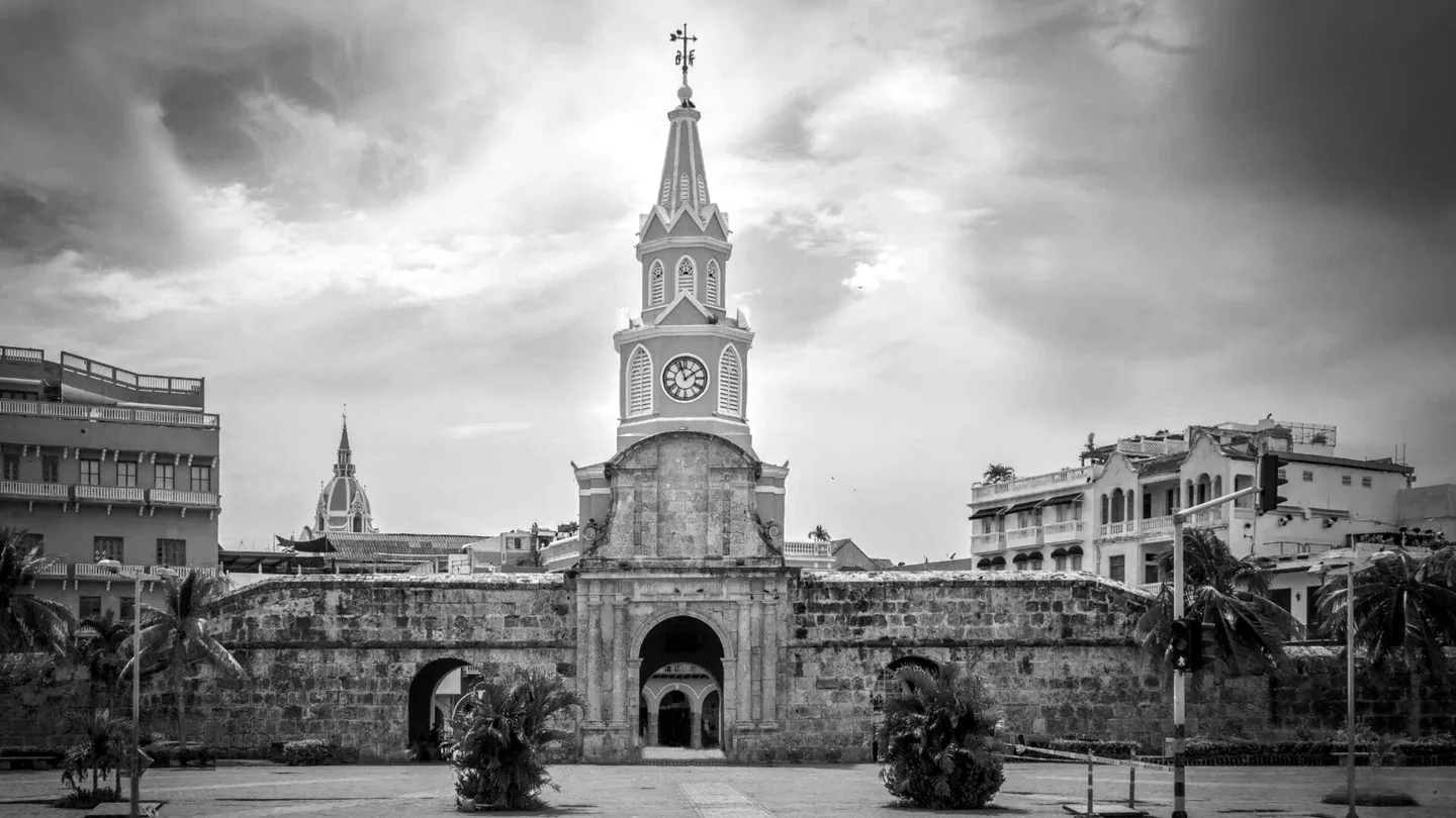 La Torre del Reloj, la entrada principal a la Ciudad Amurallada de Cartagena